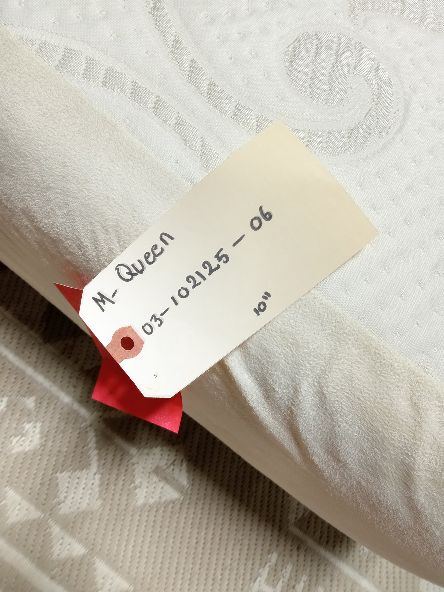 Tempur-pedic | Memory Foam | 10" Queen Mattress