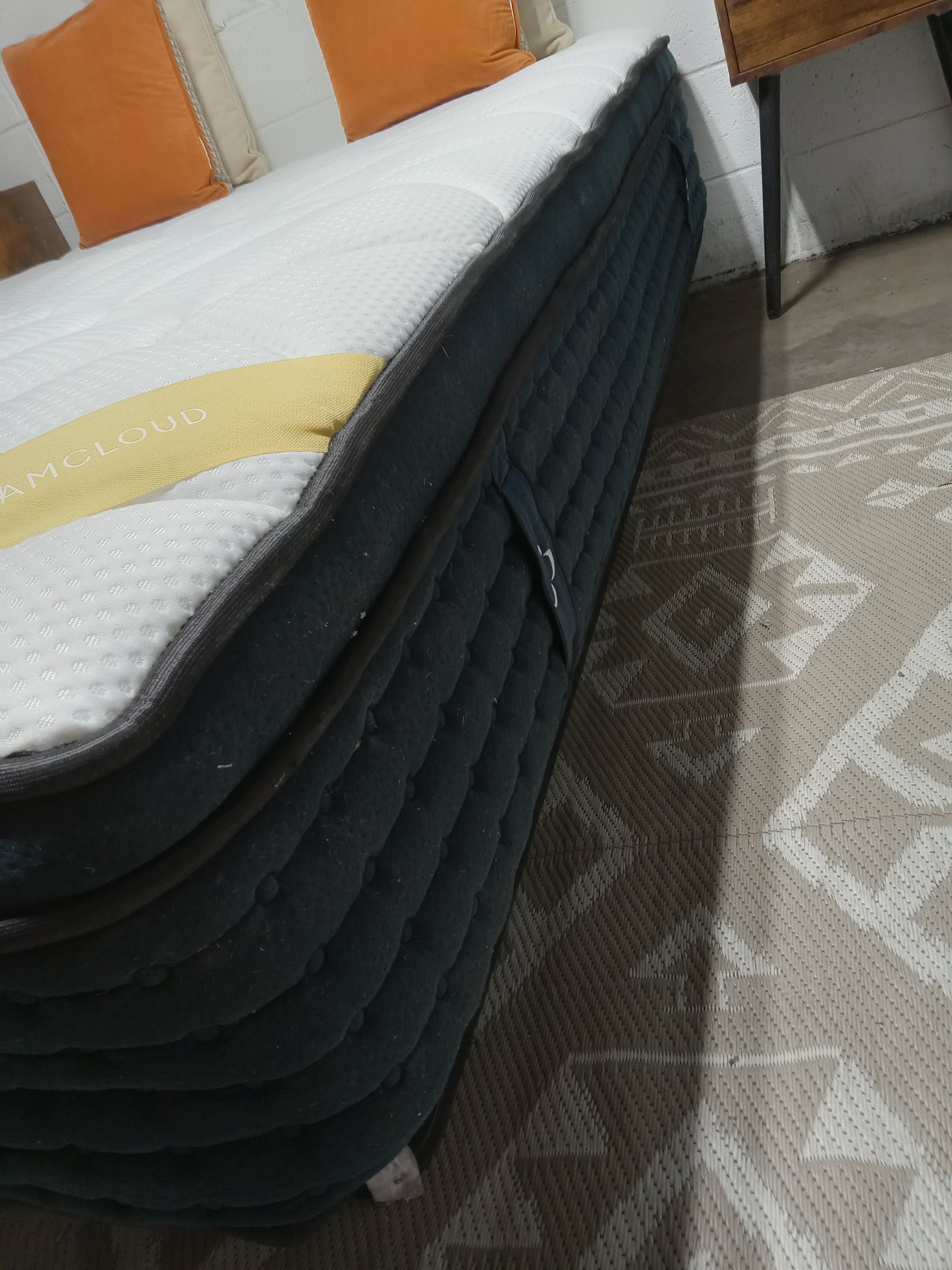 DreamCloud | Premier Hybrid | 14'' Queen Mattress