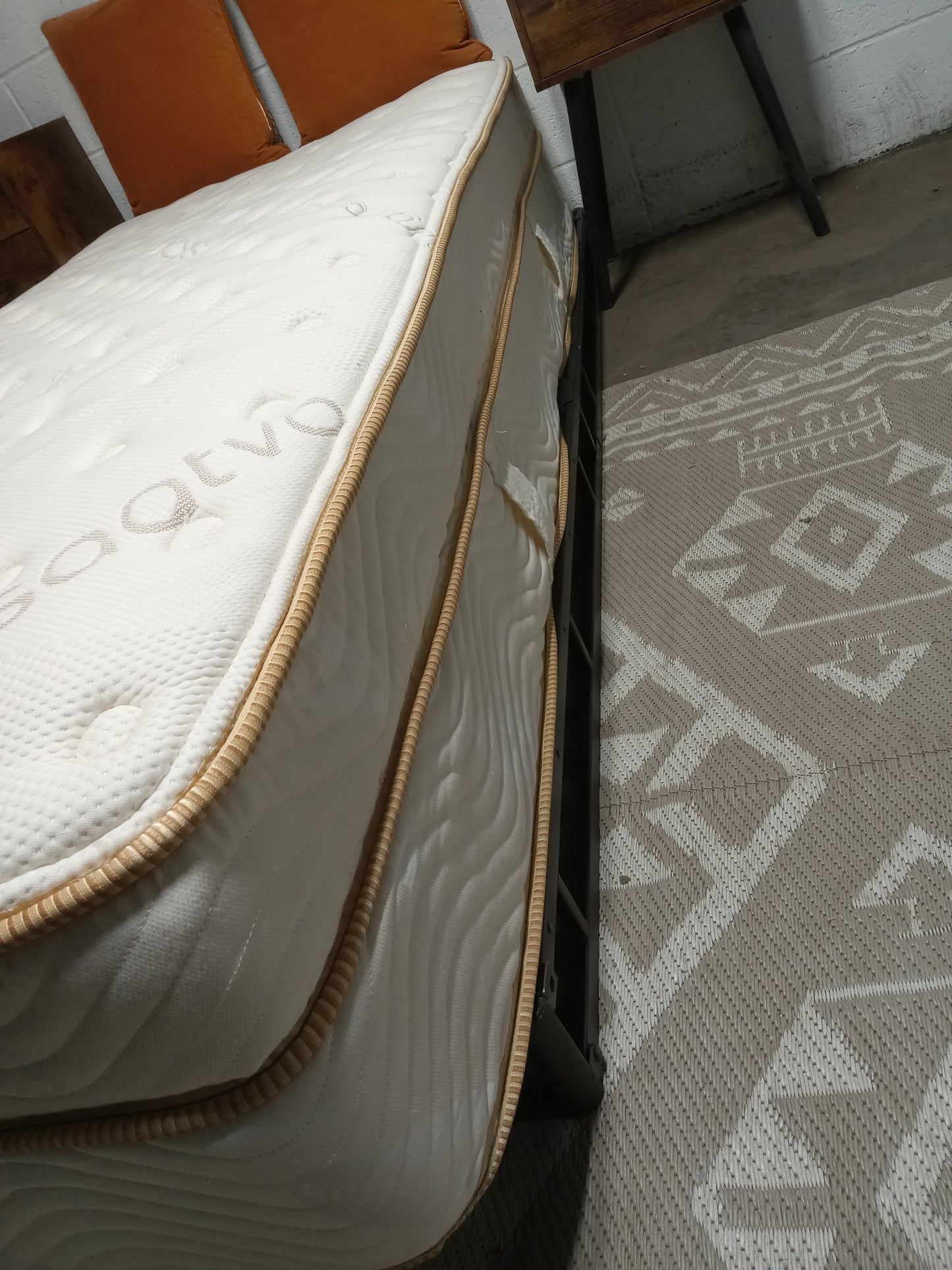 Saatva | Classic Firm | 14.5"  Twin XL  Mattress