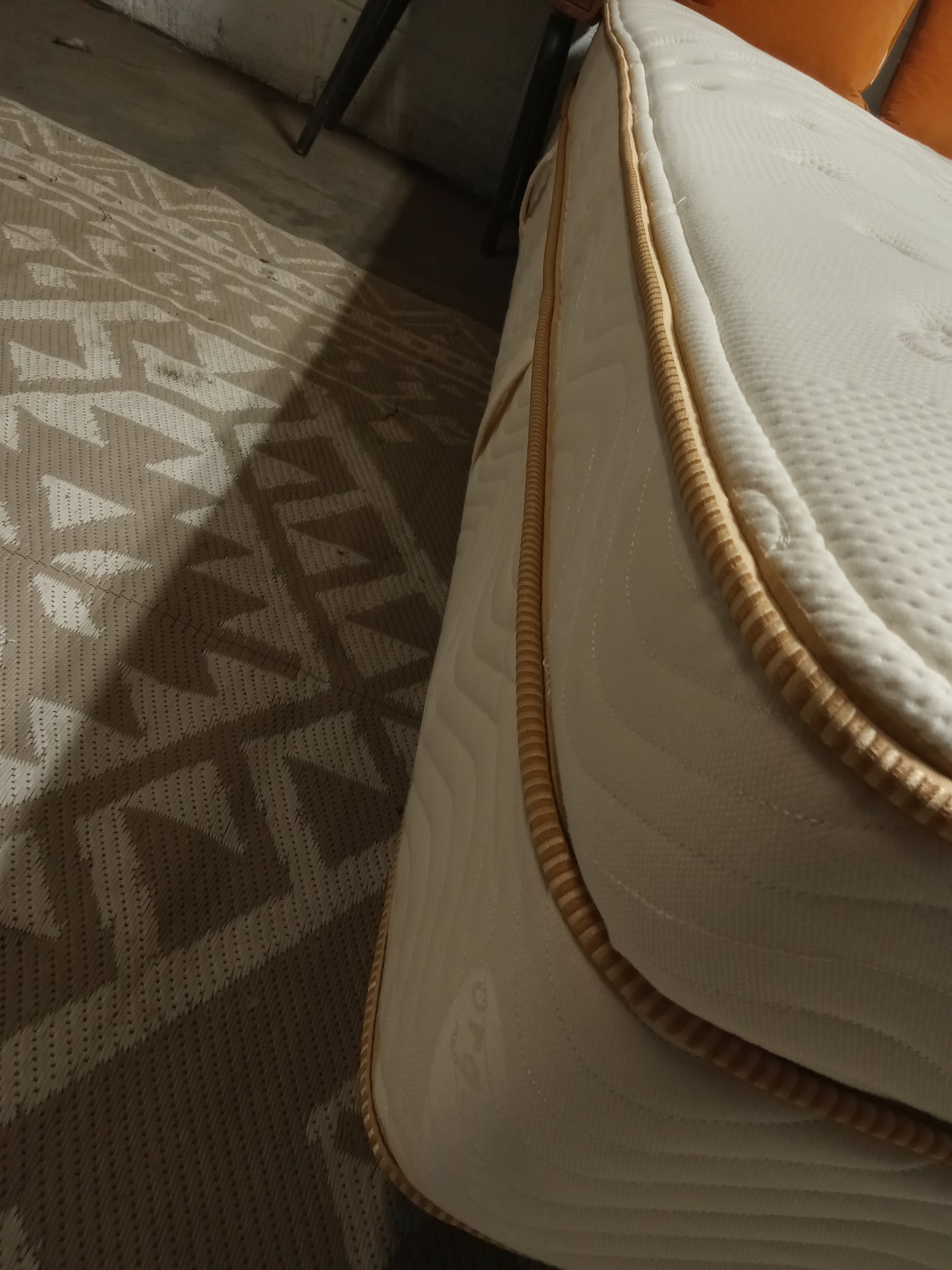 Saatva | Classic Firm | 14.5"  Twin XL  Mattress