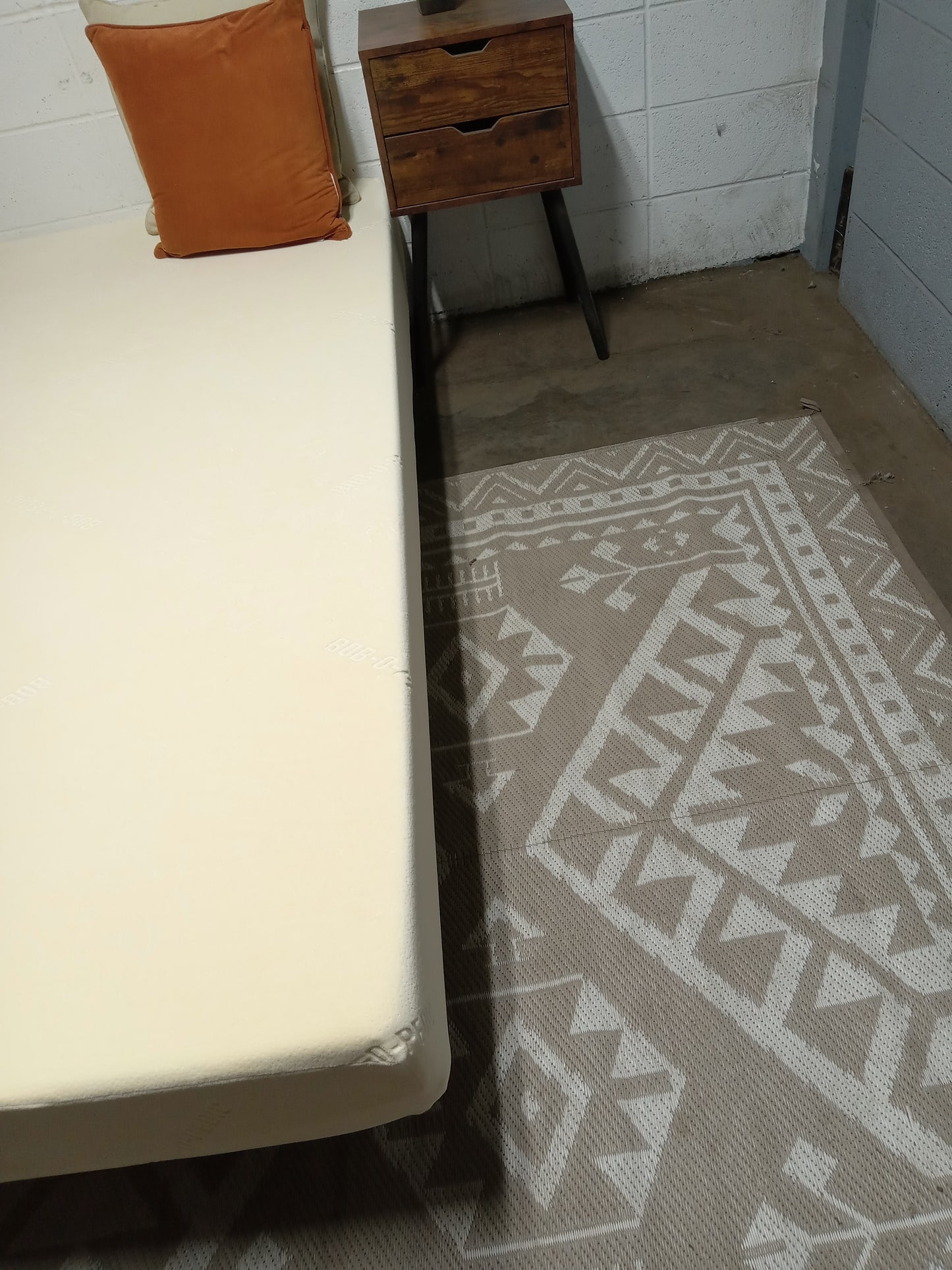 Bob-O-Pedic | 8'' Memory Foam | Queen Mattress