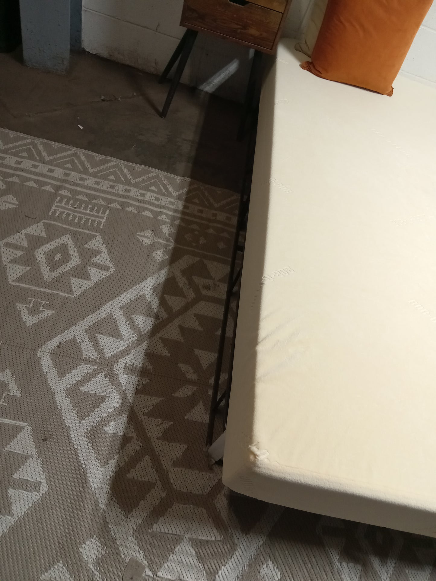 Bob-O-Pedic | 8'' Memory Foam | Queen Mattress