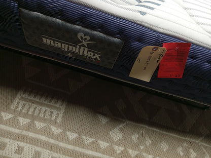 Magniflex Italia | MagniCool | Firm | 10" Queen Mattress