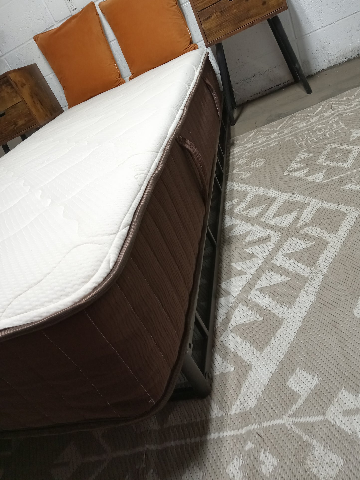 Sweet ZZZ | Honey Hybrid | 11" Twin XL Mattress