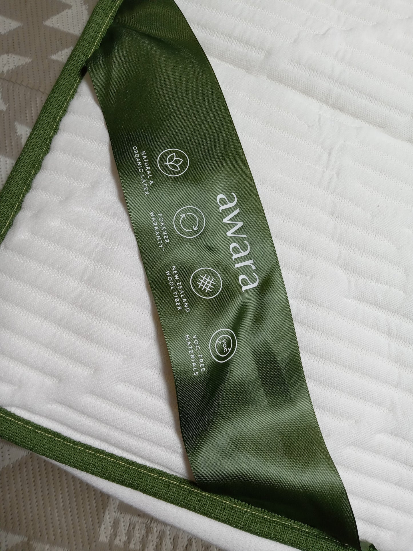 Awara | Natural Luxury Hybrid | 10"  Twin Mattress