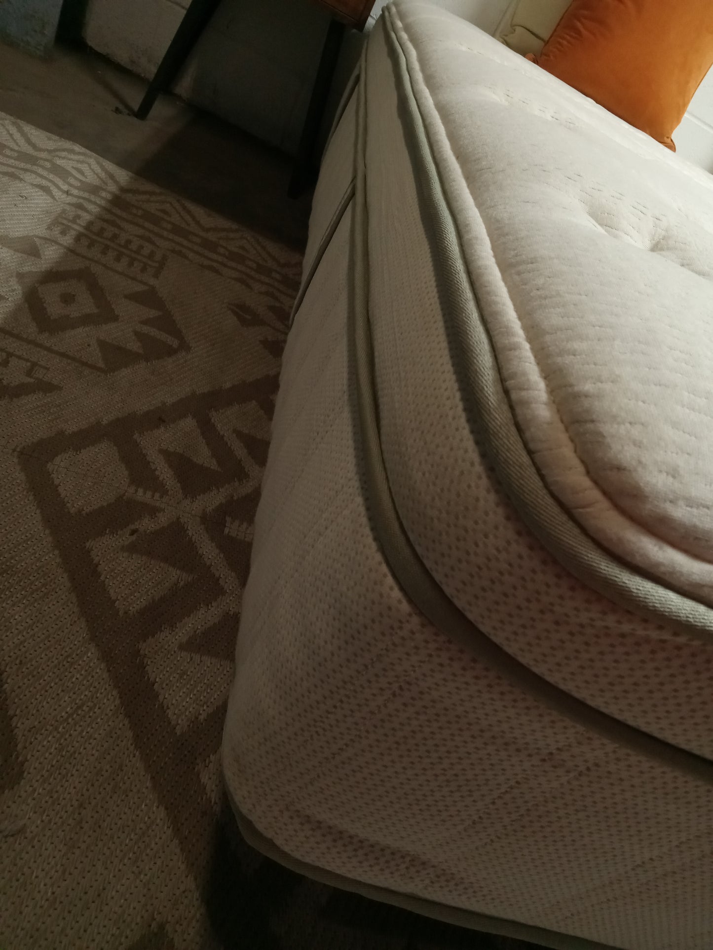 Leesa | West + Elm Natural Hybrid | 13" King Mattress