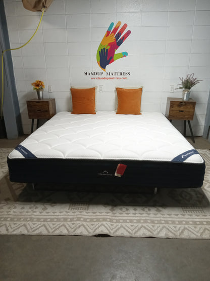 DreamCloud | The DreamCloud | 12" King Mattress (2)