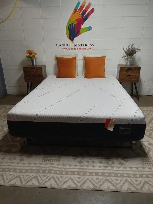Jordan's Furniture | Xtra Incredible Hybrid | 12" Queen Mattress