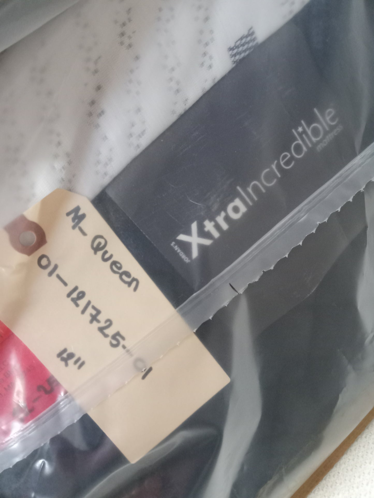 Jordan's Furniture | Xtra Incredible Hybrid | 12" Queen Mattress