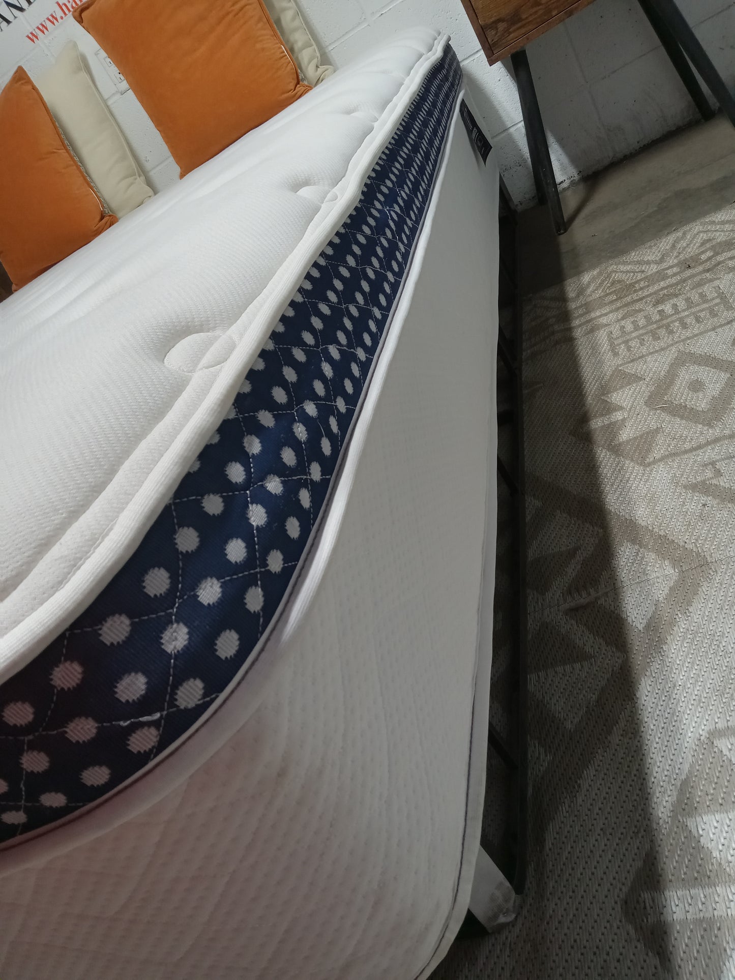WinkBeds | Plus | 13.5'' Queen Mattress
