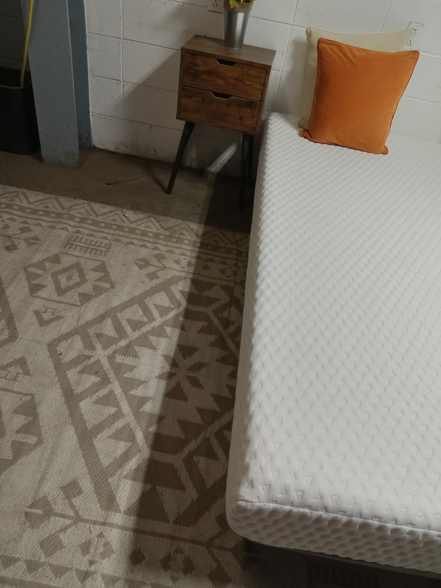 Bob-O- Pedic | Prize Gel Memory Foam | 10" Queen Mattress