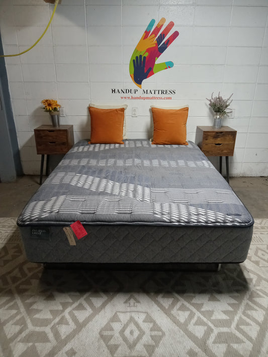 Sealy | Palatial Crest | 13" Queen Mattress