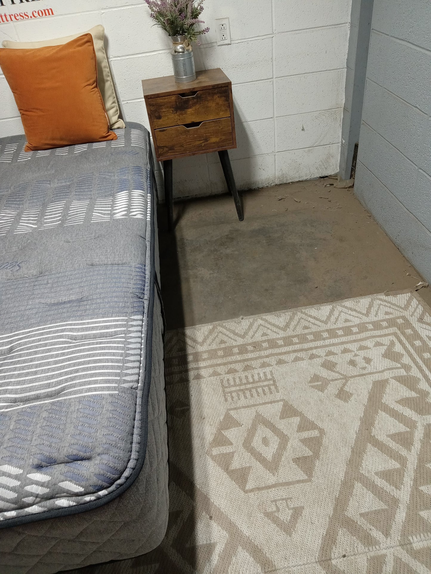 Sealy | Palatial Crest | 13" Queen Mattress