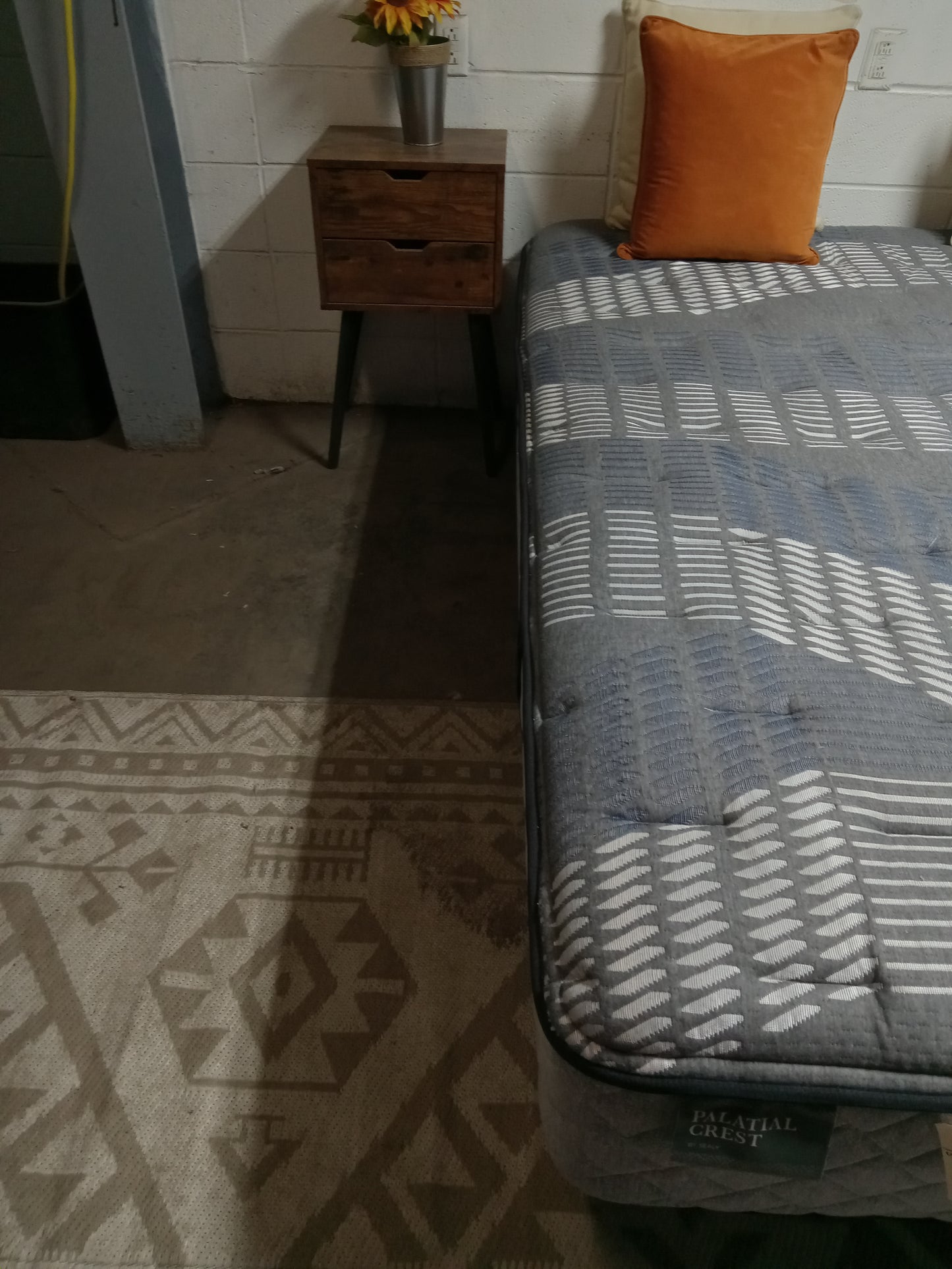 Sealy | Palatial Crest | 13" Queen Mattress