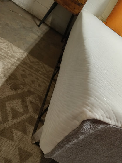 Unbranded | Memory Foam | Reversed Cover | 13'' Queen Mattress