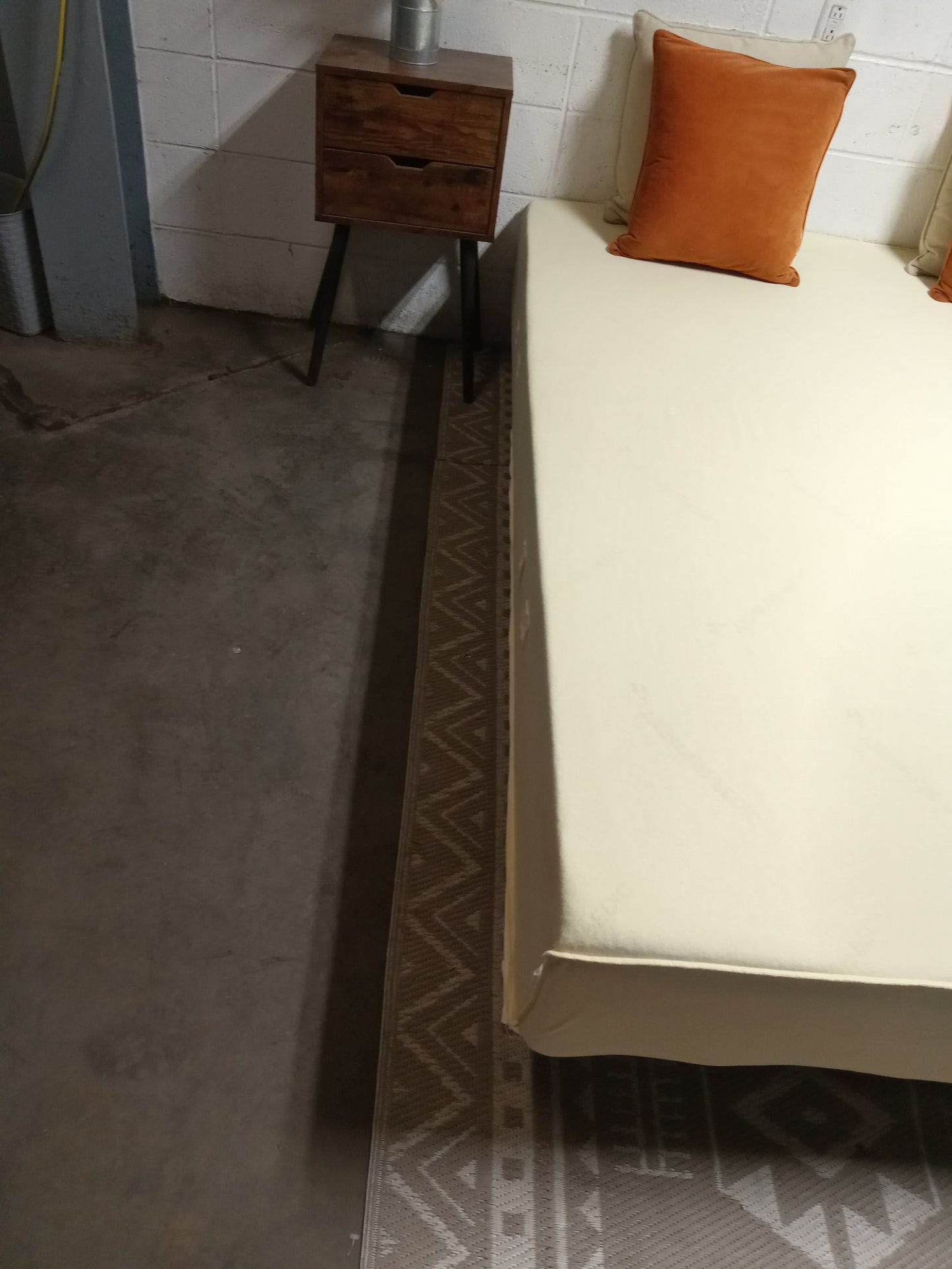 Memory Foam | 9" Queen Mattress (Reversed Cover)