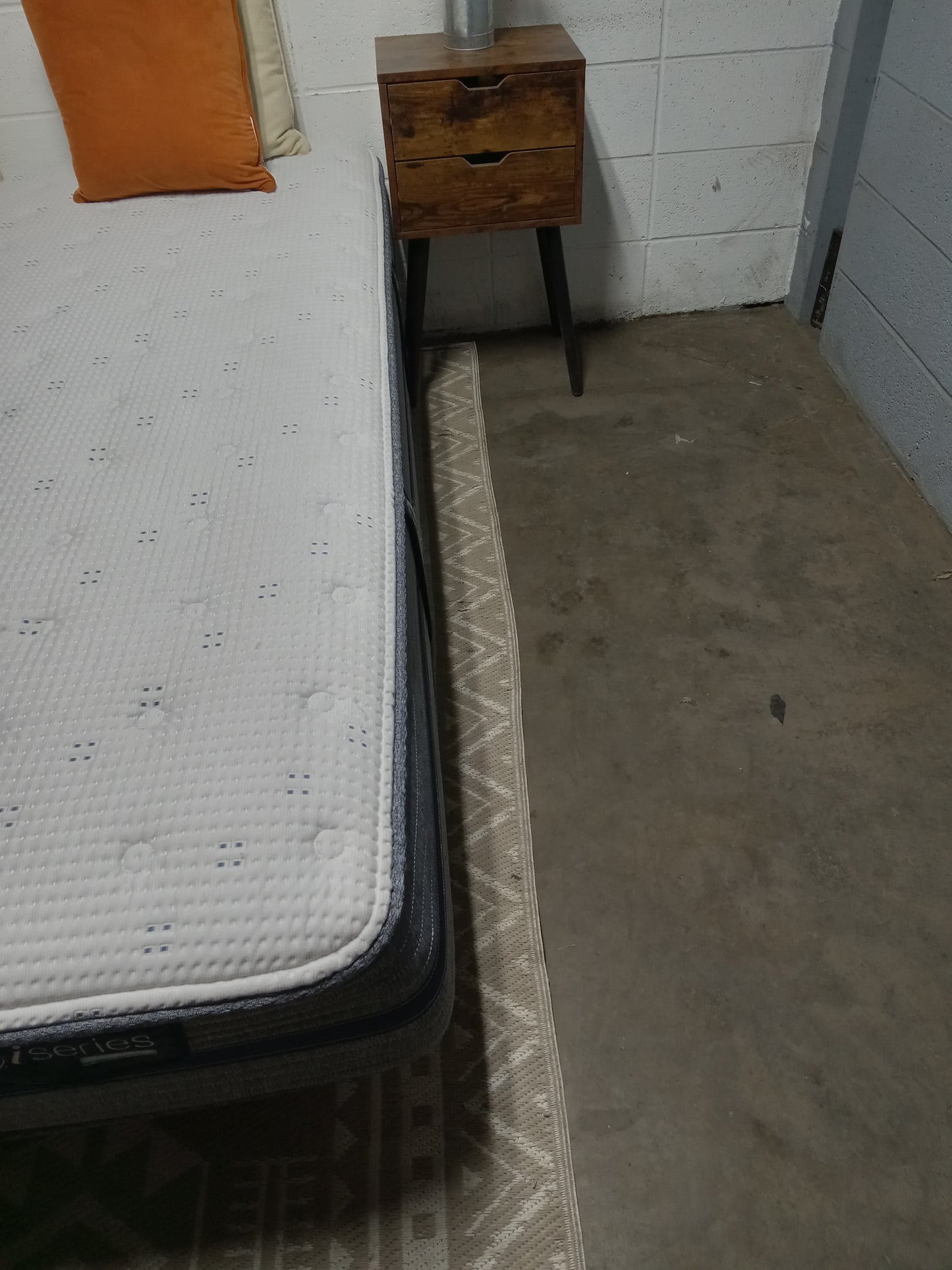 Serta | iSeries Hybrid | 12" Queen Mattress