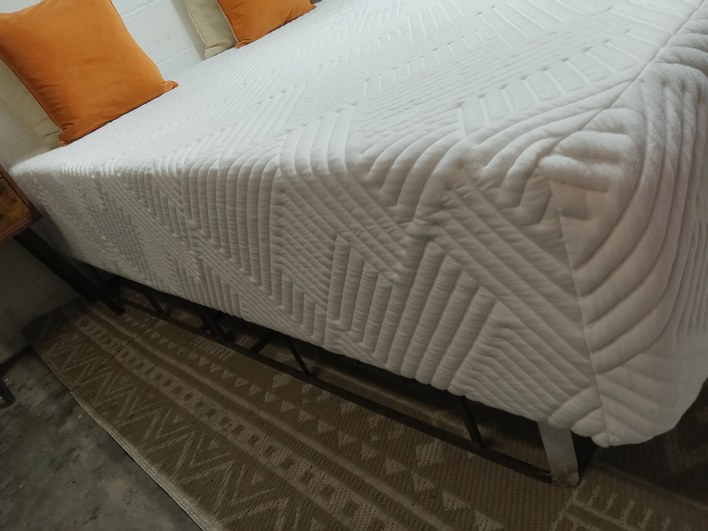 Wellsville | Gel-Infused Memory Foam | 14" Queen Mattress