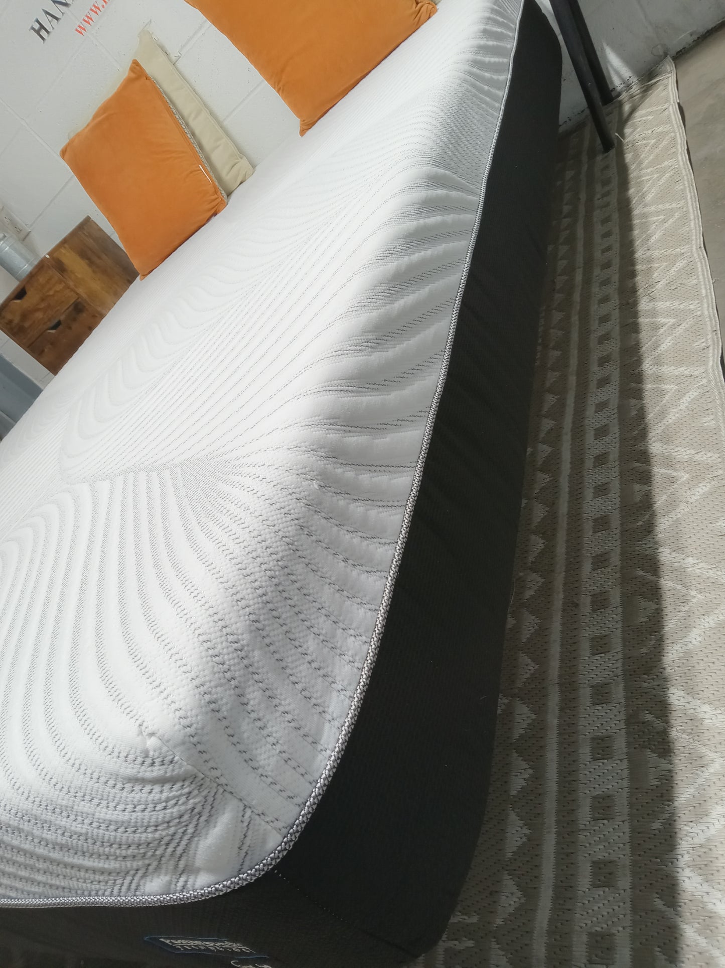 Sealy | Conform Performance Cushion Firm | 11" Queen Mattress