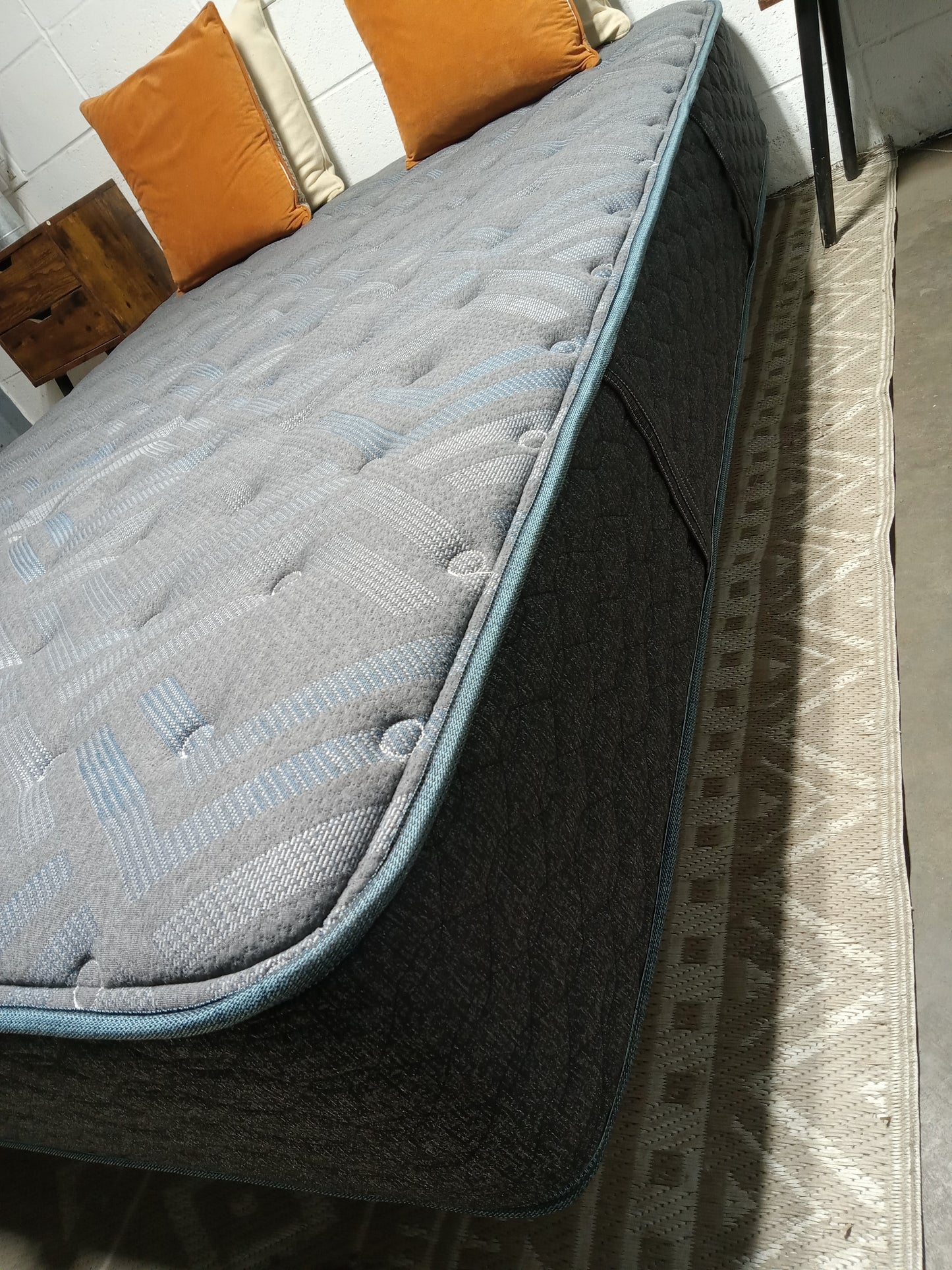 Beautyrest | World Class Level 2 | 11" Queen Mattress
