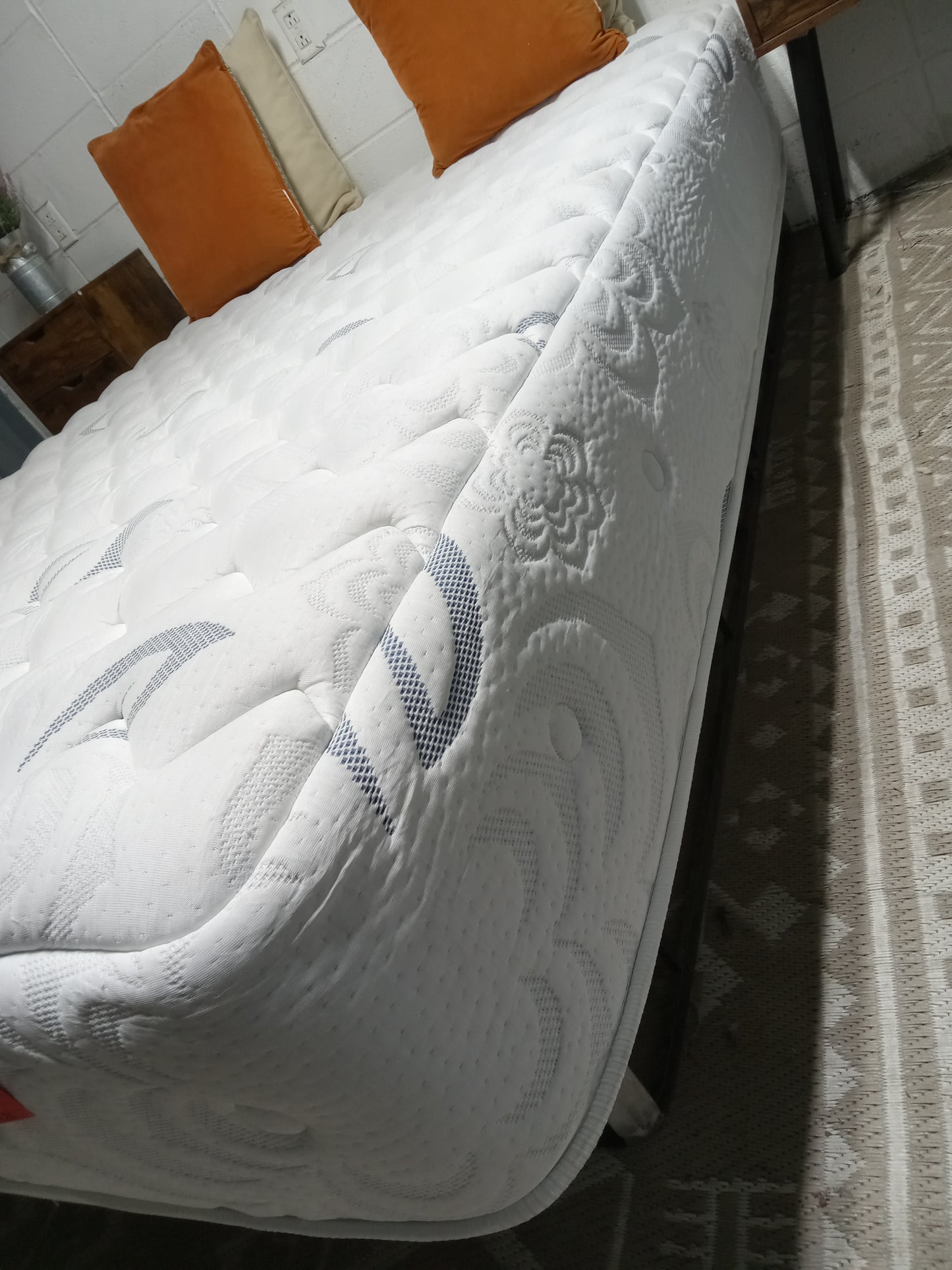 Pranasleep | Asha Luxe Plush | 12" Queen Mattress
