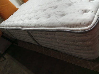 Bob-O-Pedic | Distinction Hybrid | 13" Queen Mattress