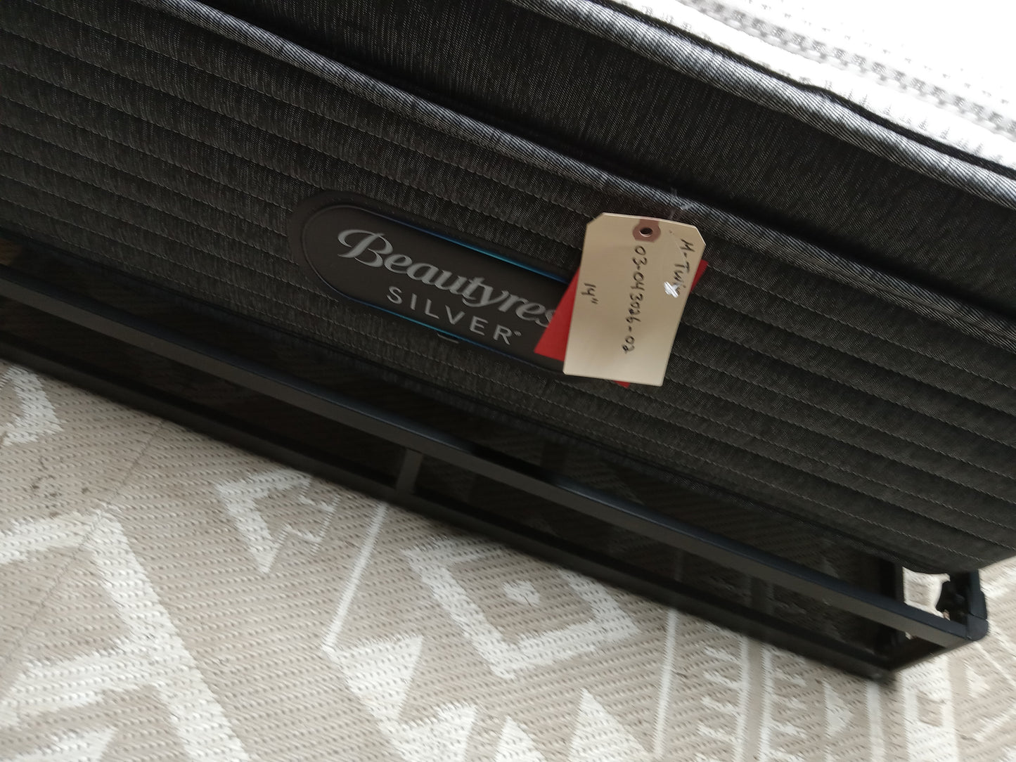 Beautyrest | Silver BRS900 Plush  | 14" Twin