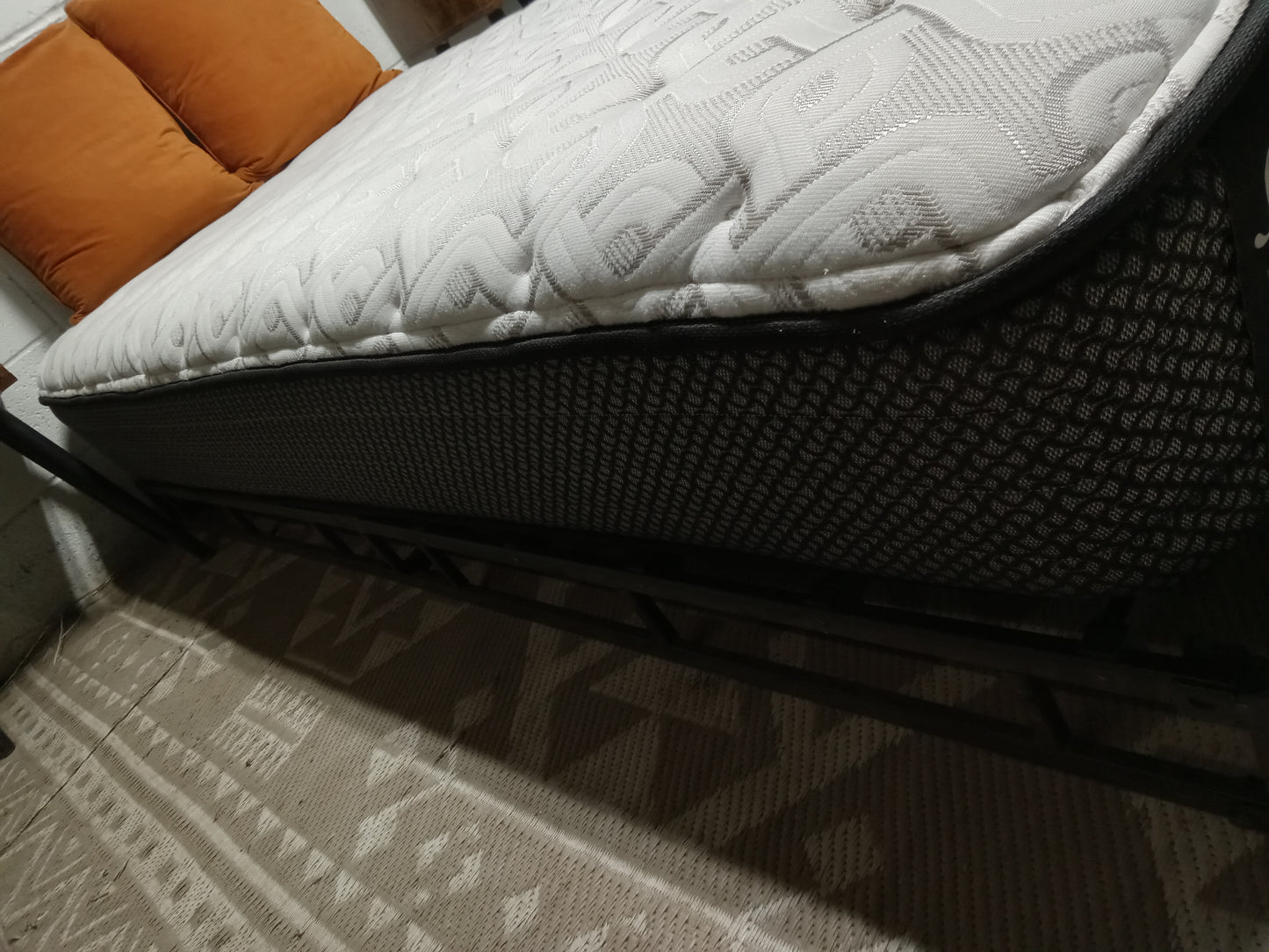 Sealy |Performance Posturepedic Technology | 10" Mattress