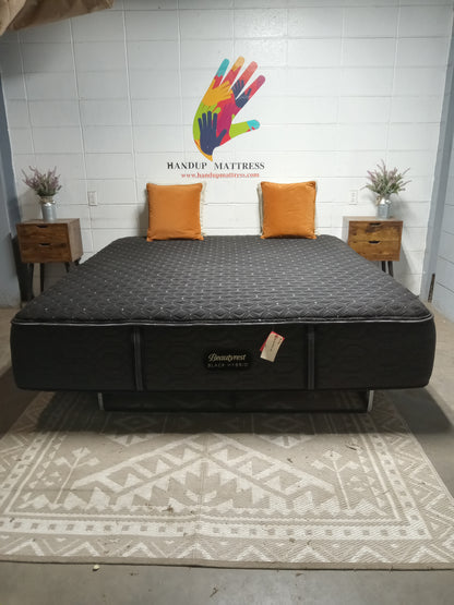 Beautyrest | Black Hybrid | 14" King Mattress