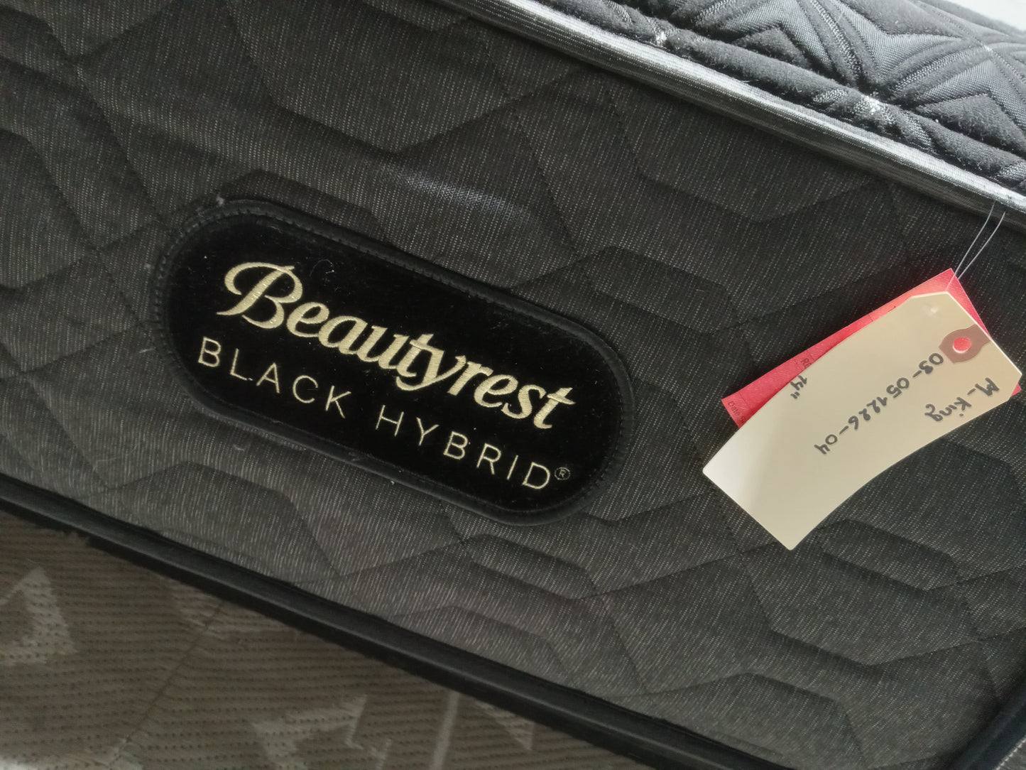 Beautyrest | Black Hybrid | 14" King Mattress