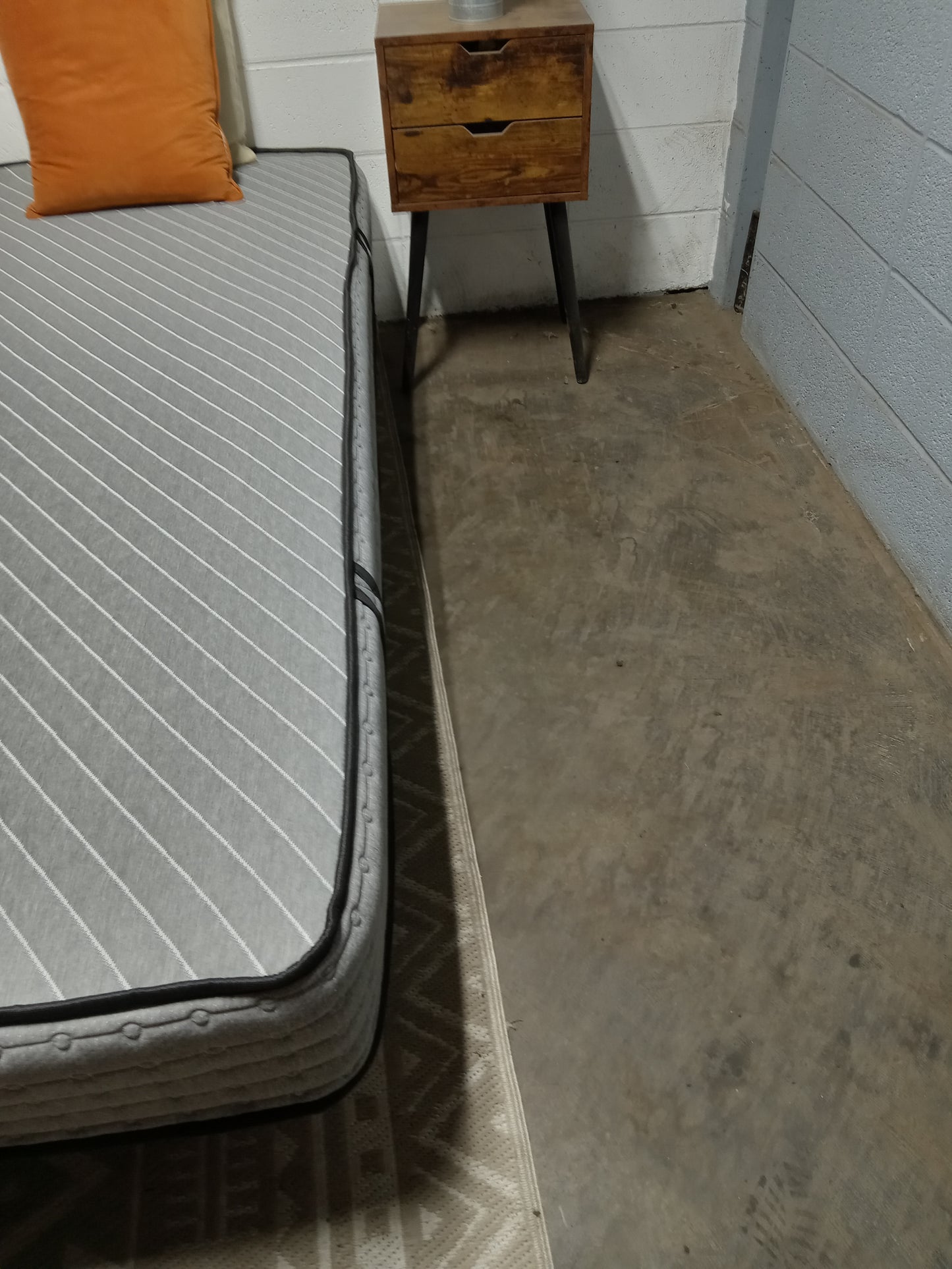 Siena | Premier Hybrid | 10" Queen Mattress