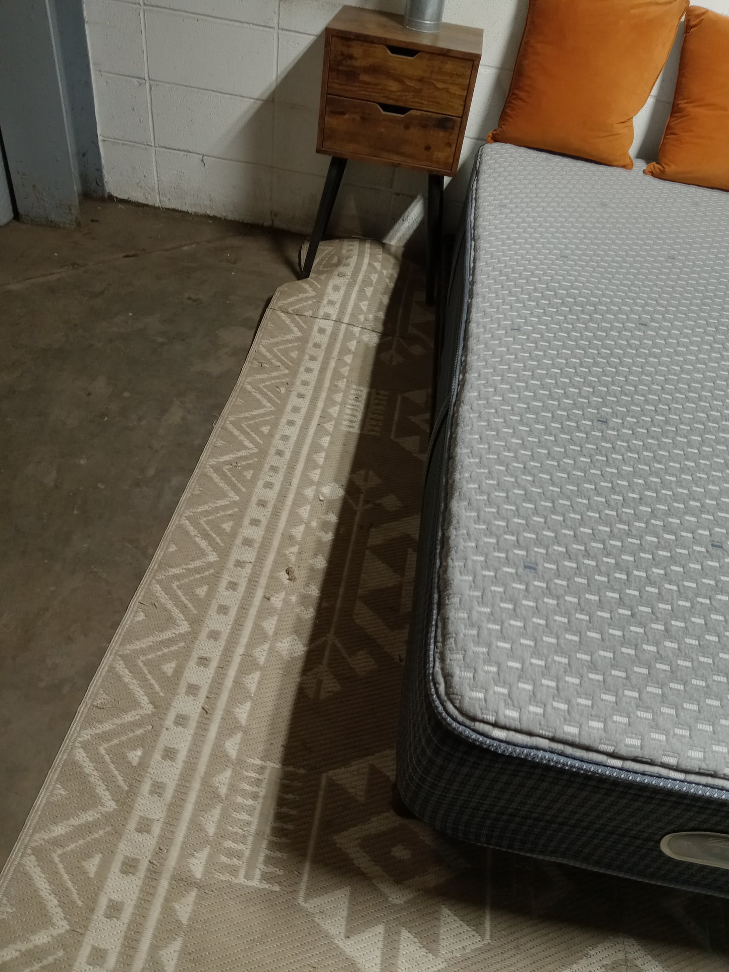 Beautyrest | Silver Hybrid | 13" Twin XL Mattress