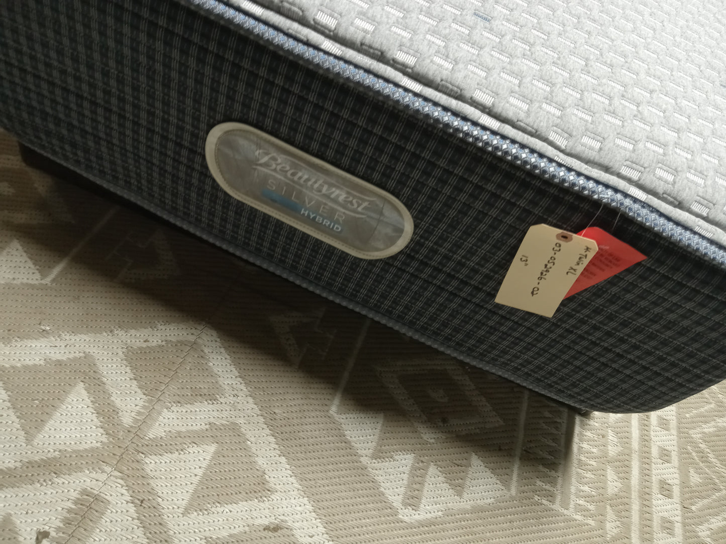 Beautyrest | Silver Hybrid | 13" Twin XL Mattress