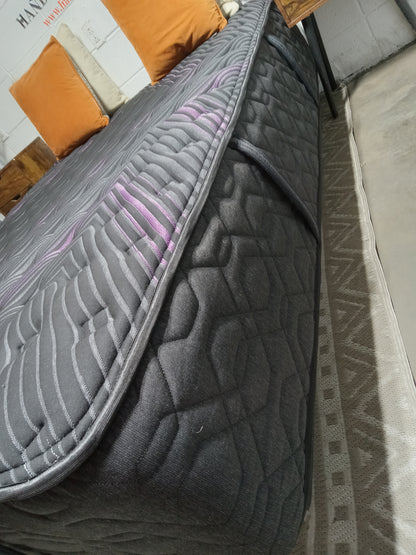 Beautyrest | Black Series 2 | 12" Queen Mattress