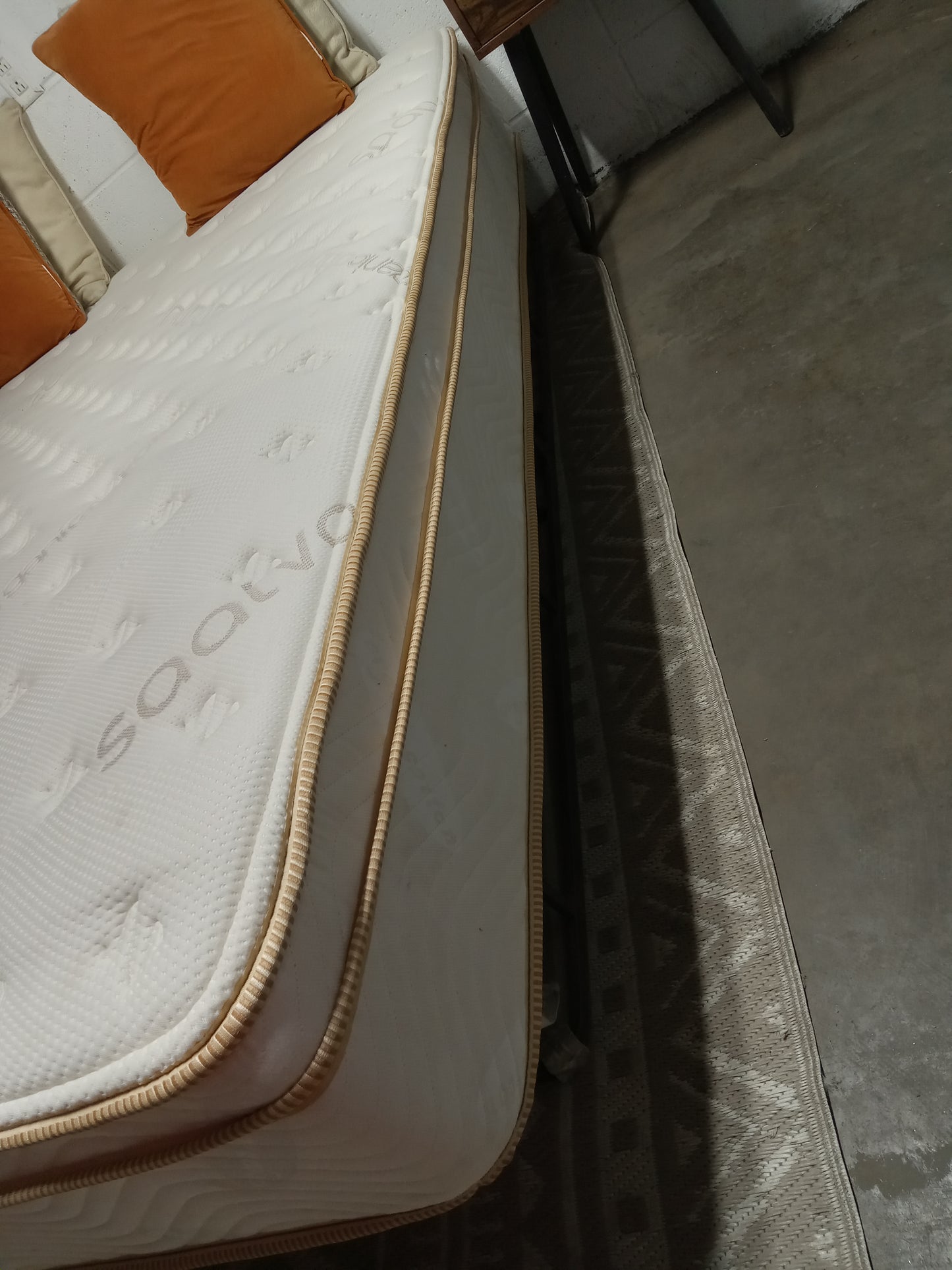 Saatva | Classic | Firm | 11.5" Queen Mattress