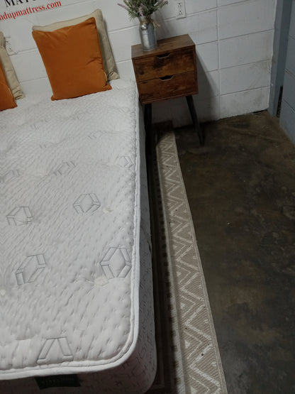Aireloom | Madison Medium Plush | 13" Queen Mattress
