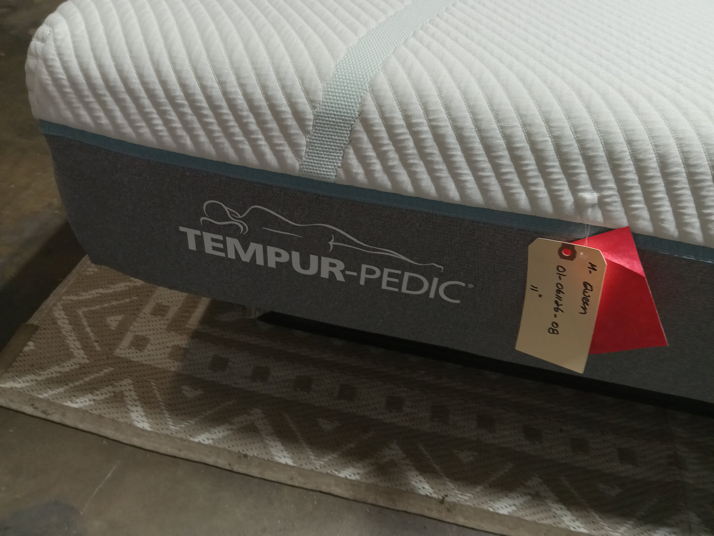 Tempur-Pedic | Adapt Medium | 11" Queen Mattress