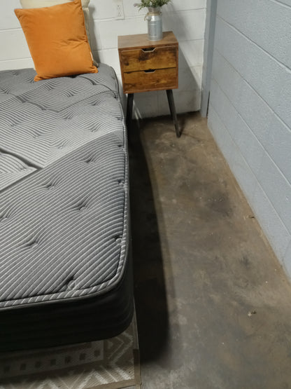 Beautyrest | Black L Class | 13" King Mattress
