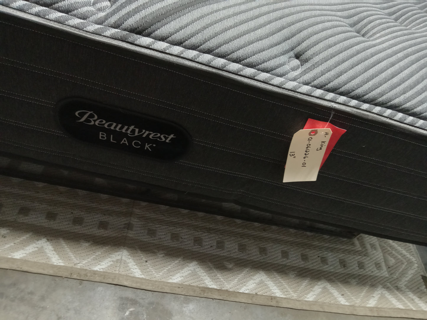 Beautyrest | Black L Class | 13" King Mattress