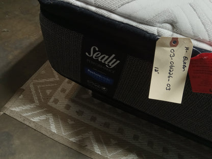Sealy | Response Performance | 12' Queen Mattress