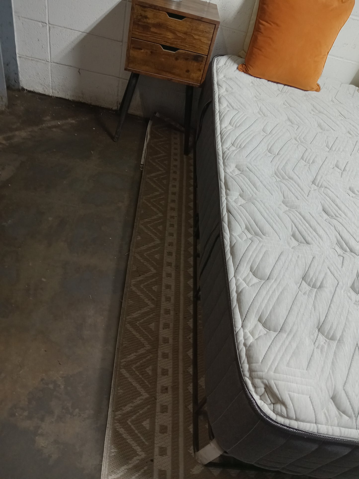 Restonic | Scott Living York Hybrid  | 12"  Full Mattress