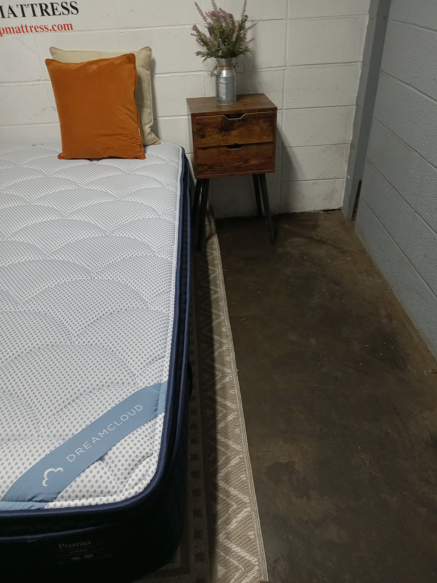 DreamCloud | Premier Hybrid | 13" Queen Mattress