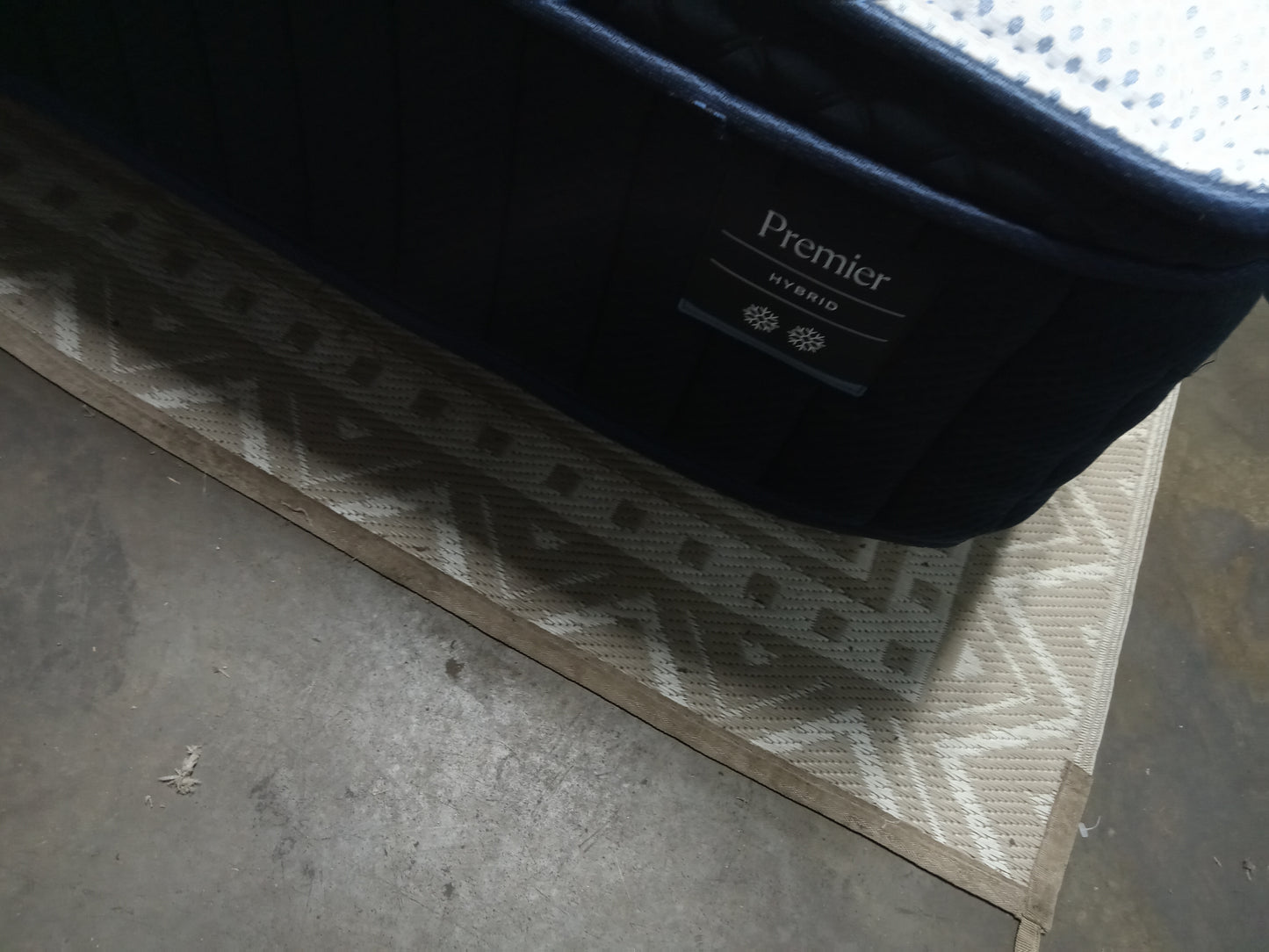 DreamCloud | Premier Hybrid | 13" Queen Mattress