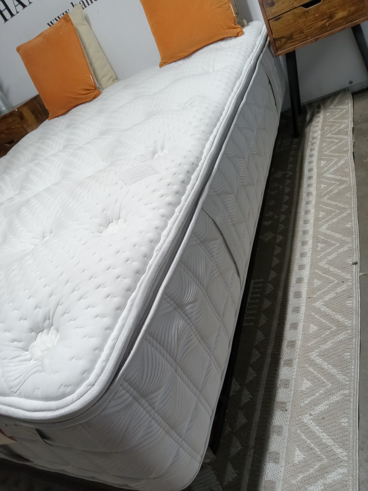 Aireloom | Riverdale Luxetop | 13" Queen Mattress