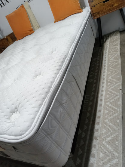 Aireloom | Riverdale Luxetop | 13" Queen Mattress