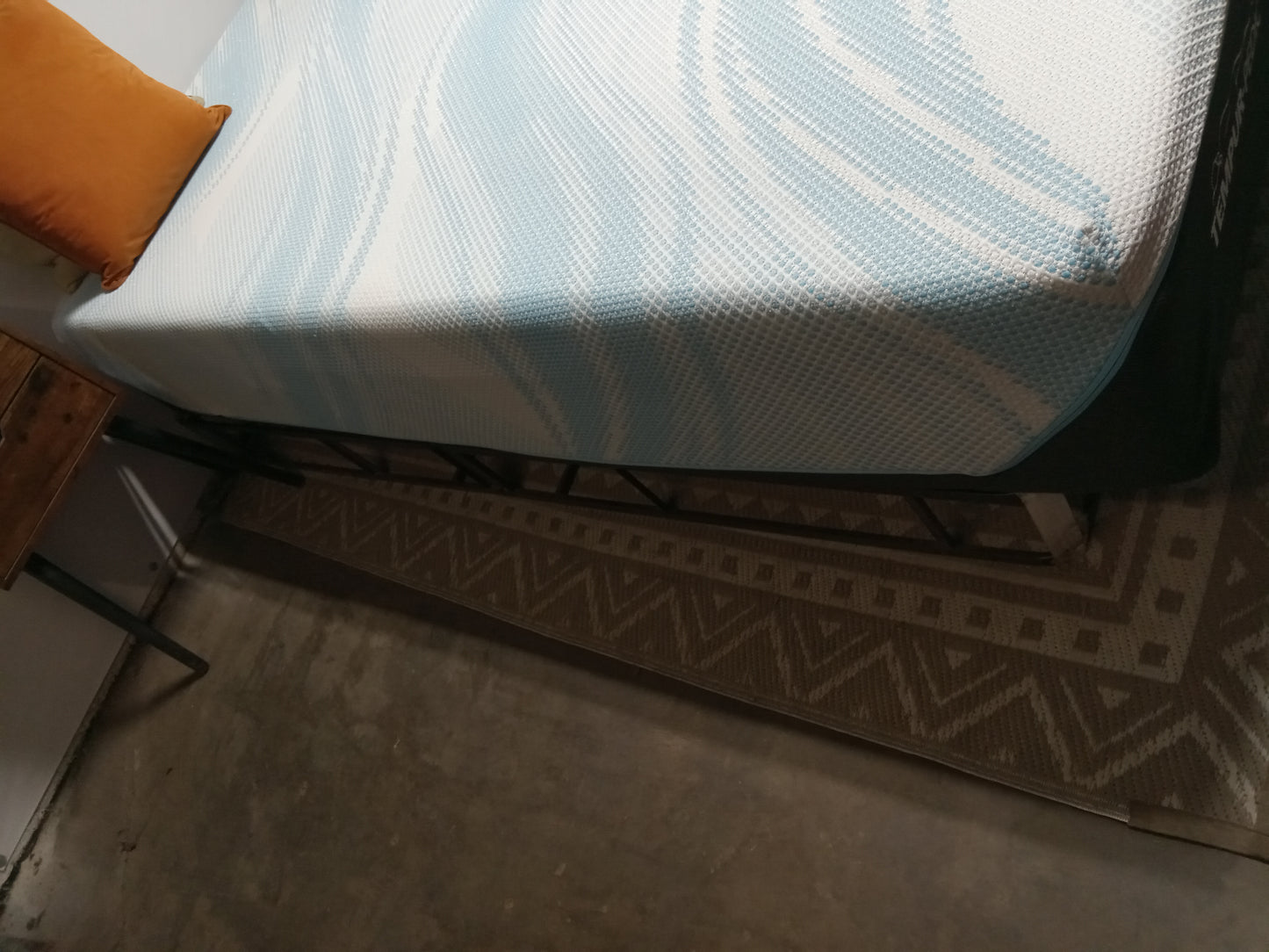 Tempur-Pedic | Luxe Breeze Firm | 13" Queen Mattress