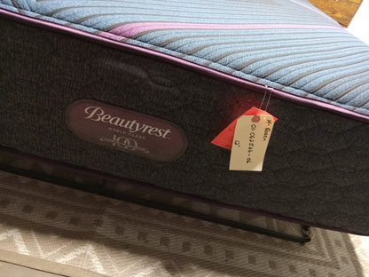 Beautyrest | World Class Level 3 | 12" Queen Mattress