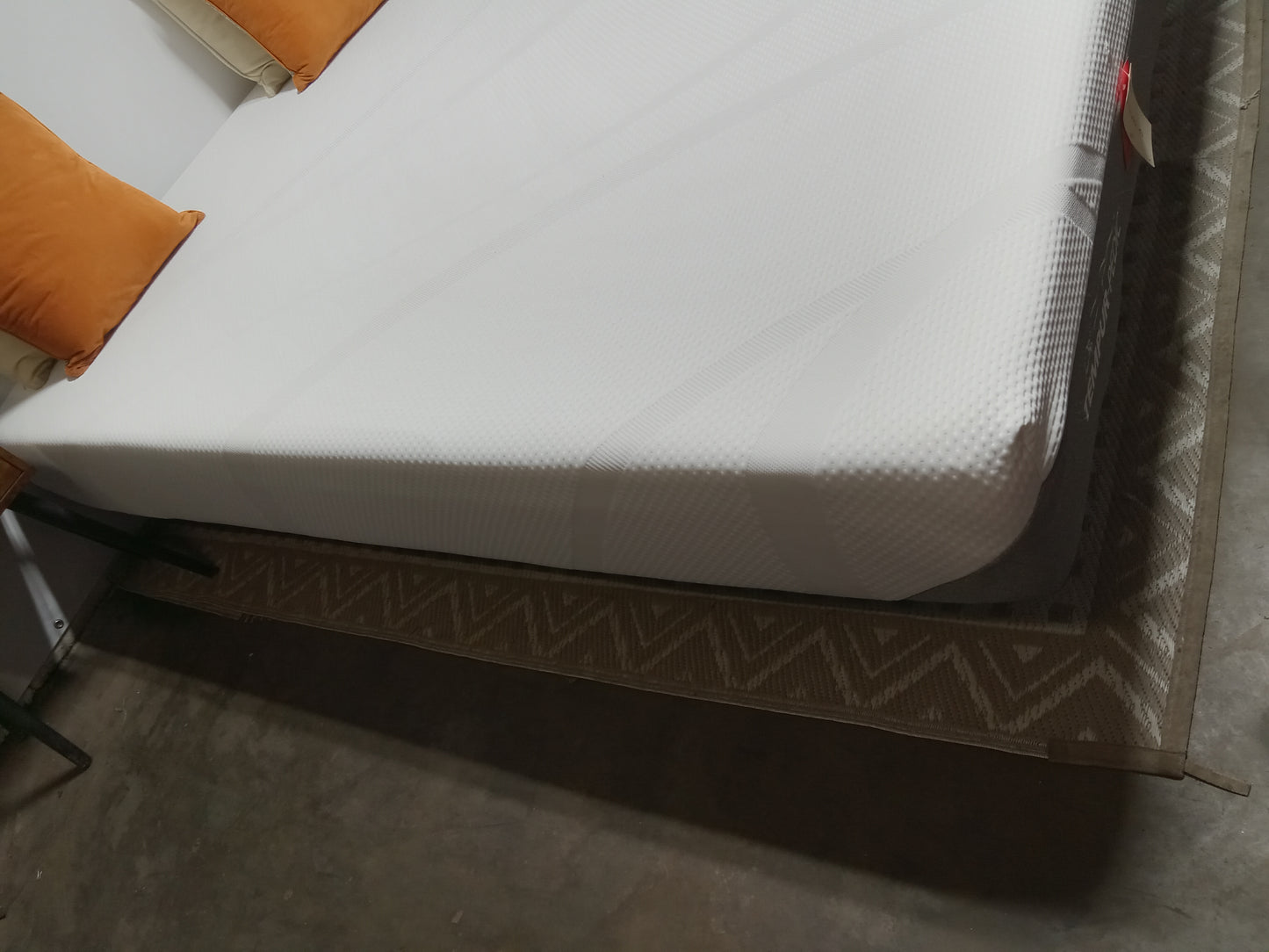 Tempur-Pedic | Cloud Medium | 10" Queen Mattress