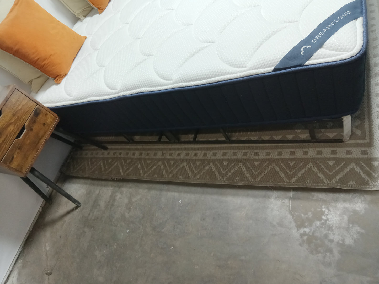 Dreamcloud | Classic Hybrid | 12" Full Mattress