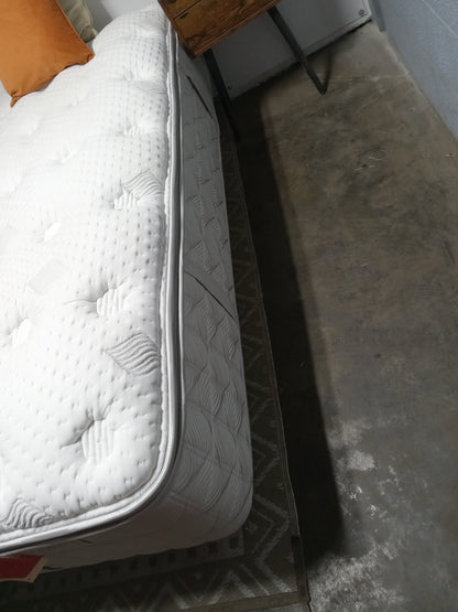Aireloom | Luxe Top M2 Firm | 15" King Mattress